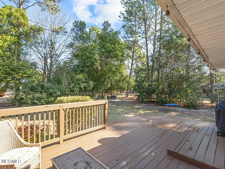 620 E New England Ave — Photo 29