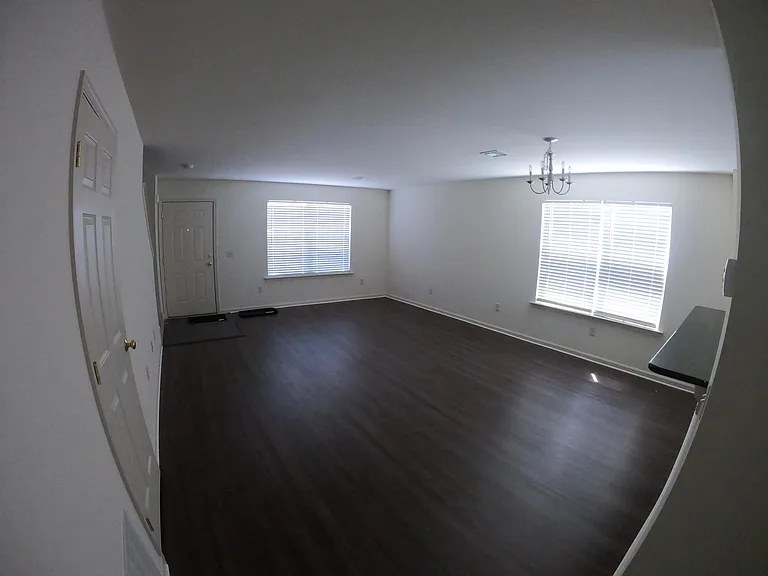 2101 Quail Hollow Dr — Photo 8
