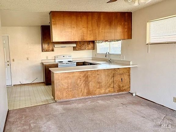 4th image of 276 Livingston Avenue