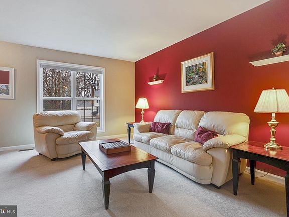 5th image of 1495 Amberwood Dr S
