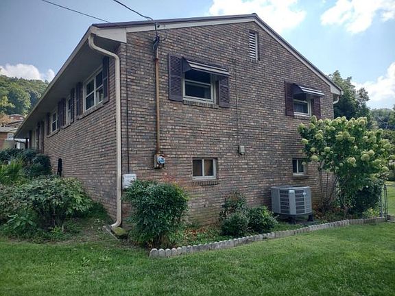 3rd image of 3809 Telstar Dr