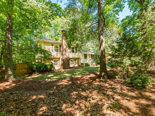 526 Colony Woods Dr, Chapel Hill, NC 27517