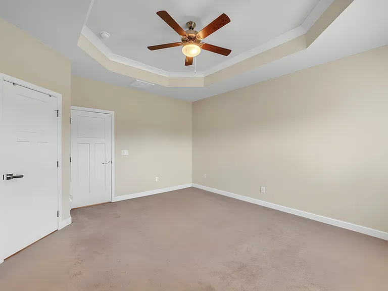 589 Westport St — Photo 9