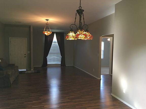 4th image of 302 Ryan Ct