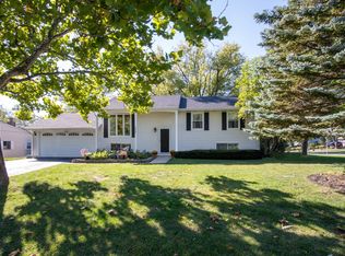 3427 Ashley Dr, Glenview, IL