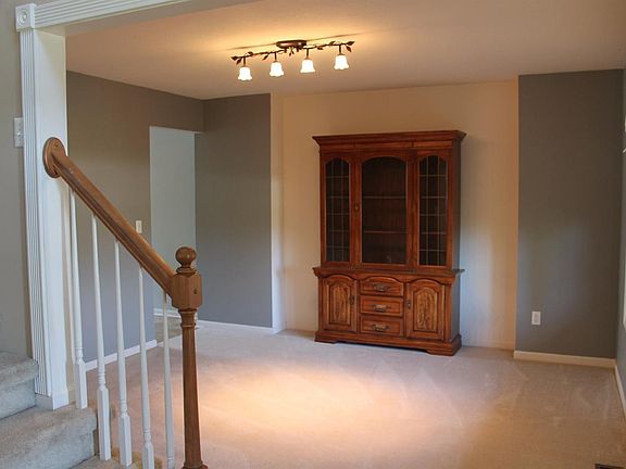 4th image of 9071 Meadow View Ct