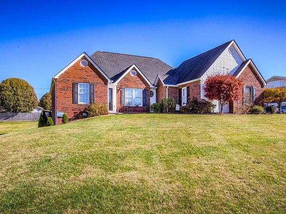 2nd image of 215 Scenic Dr