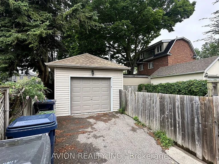 294 Warden Ave — Photo 26