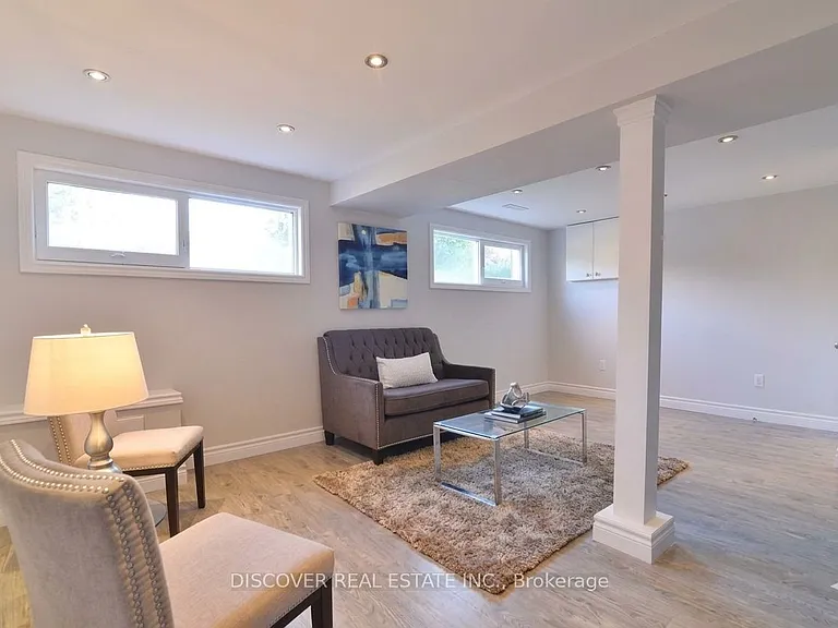 14 Donata Dr — Photo 23