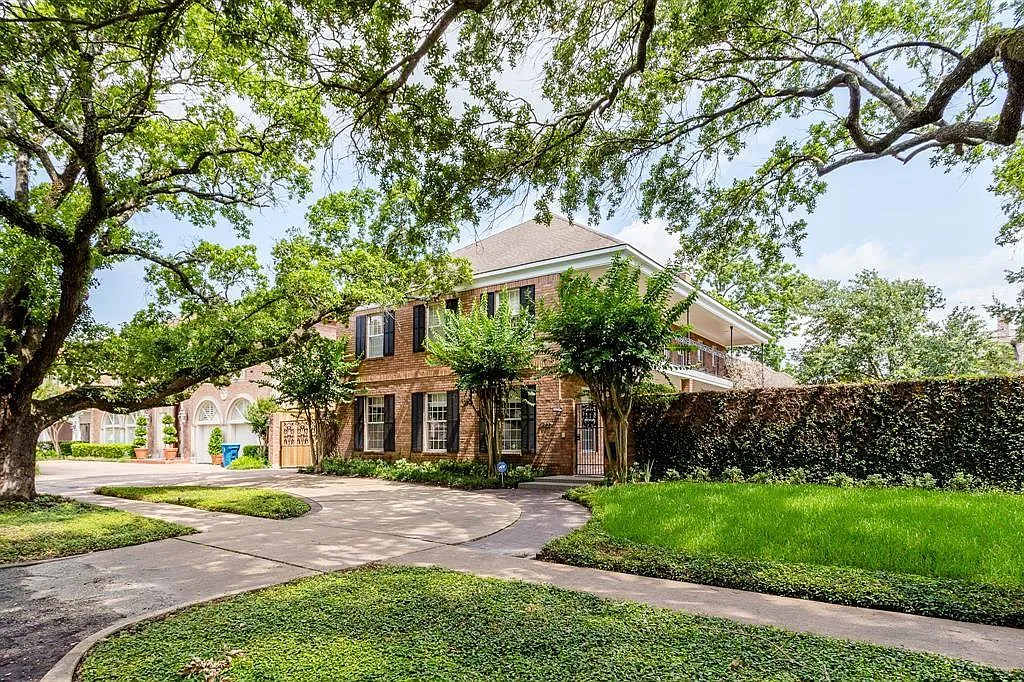 5 bed, 4.5 bath, 4670 sqft, $11,500 — Photo 1