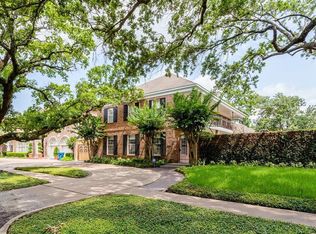 3822 Overbrook Ln, Houston, TX 77027