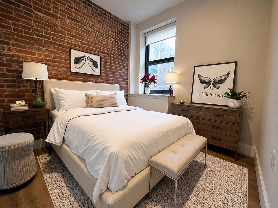 1st image of 102 Norfolk St #1