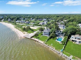 4 South St, Center Moriches, NY 11934