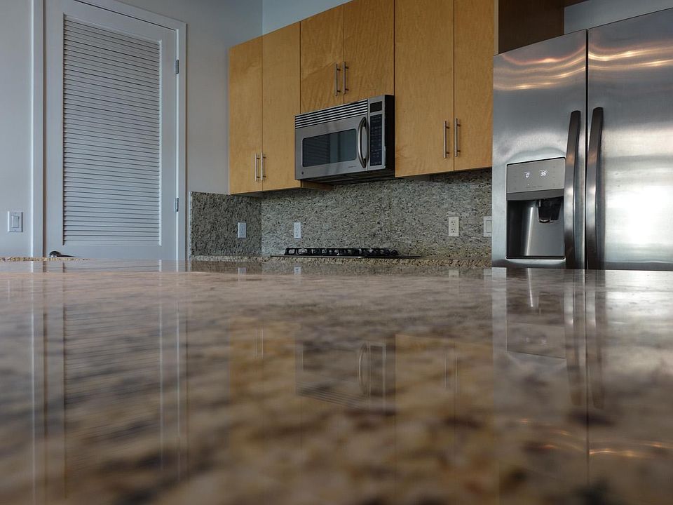 Kitchen with 13' Granite Top Island