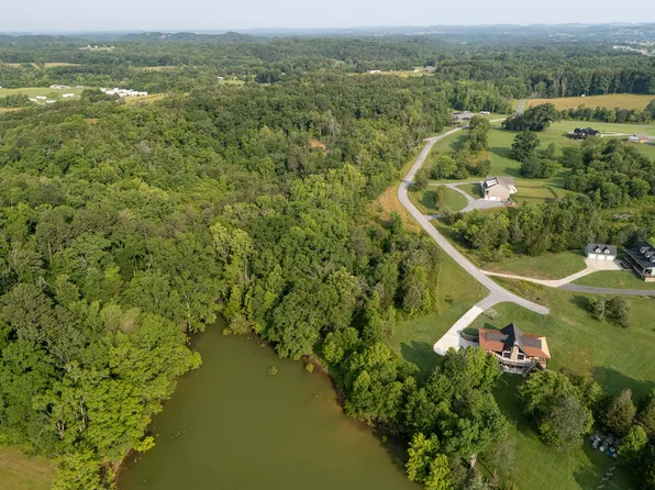 780 Waterside Dr, Dandridge, TN 37725