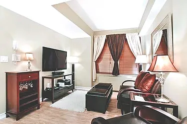 Rented by R New York