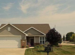 2850 E Lucylu Ct, Appleton, WI 54913