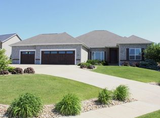 5975 Woodbridge Crst, Marion, IA 52302
