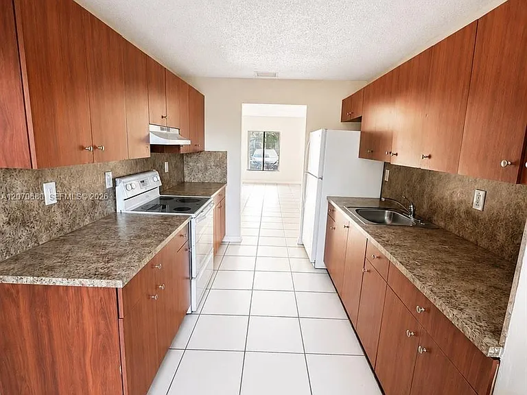 28331 SW 141st Ct — Photo 6