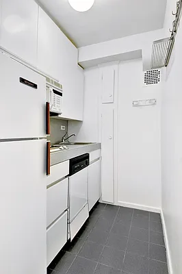 Rented by City Connections Realty | media 9