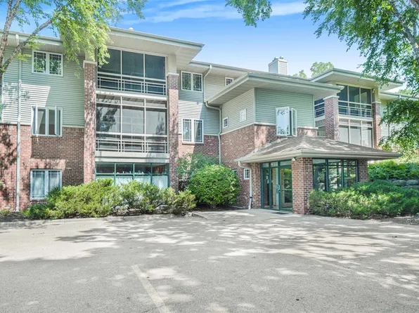2820 Mickelson Pkwy Unit 201, Fitchburg, WI 53711