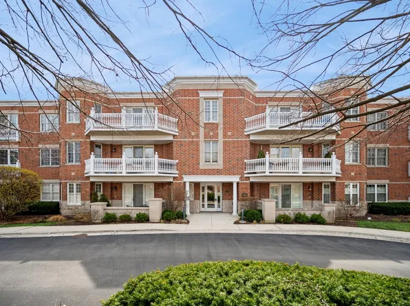 1855 Old Willow Rd Unit 323, Northfield, IL 60093