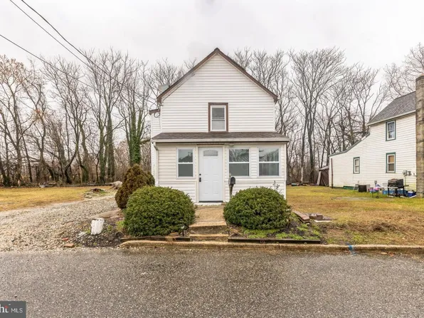 135 Water St, Swedesboro, NJ 08085