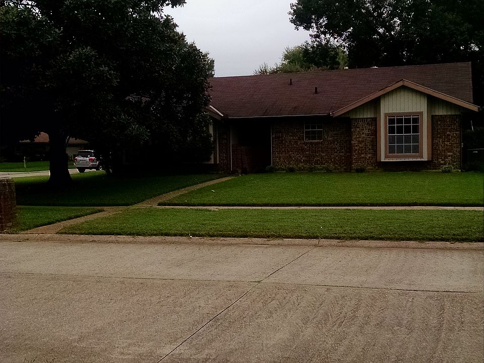 Large corner lot