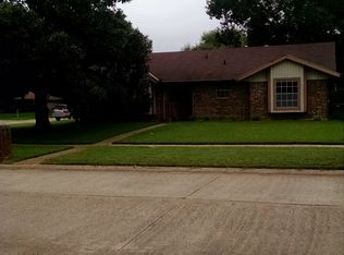 5420 Foxglove Dr, Bossier City, LA 71112