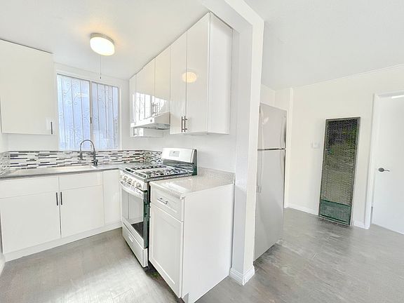 2nd image of 2605 Michigan Ave #1/2