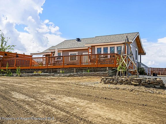 3rd image of 6106 Sagebrush Rd