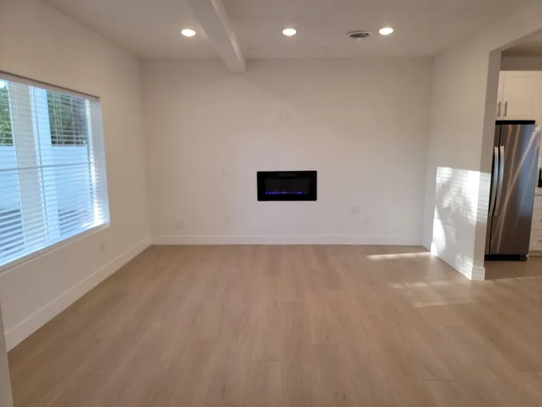 12110 N Freya St — Photo 39