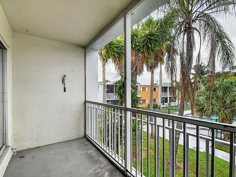 1505 Crescent Cir #B24 — Photo 14