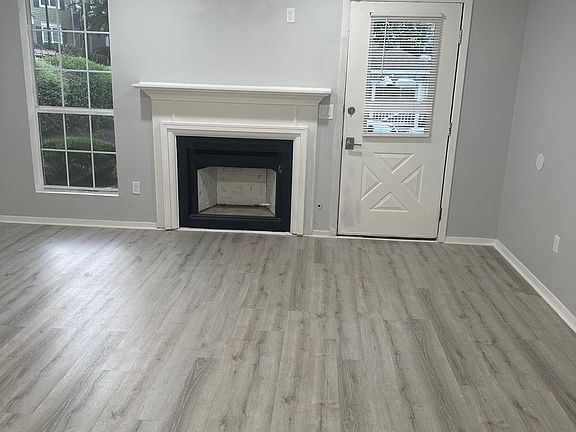 5th image of 6608 Wellington Sq #1