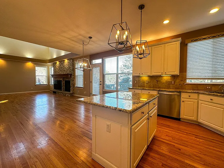 7856 Stonedale Dr — Photo 22