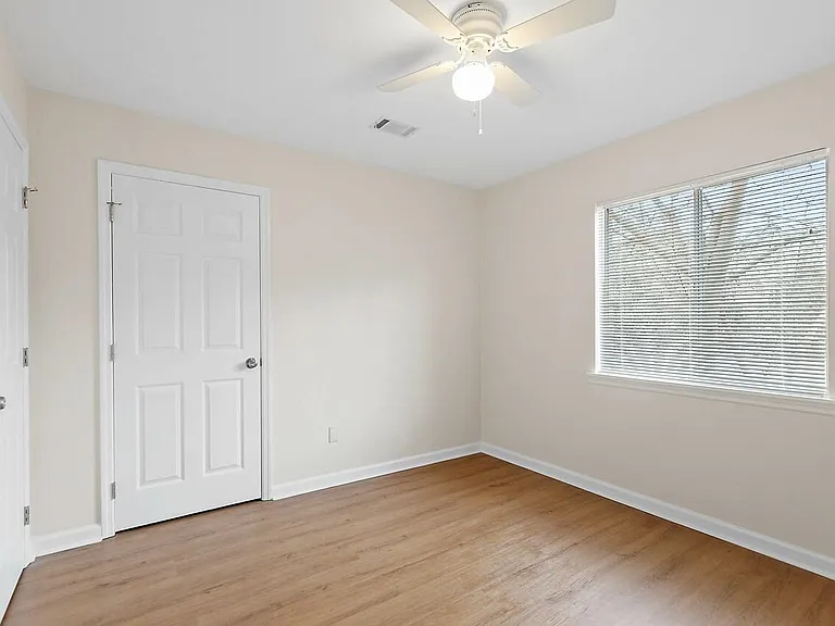 2188 Claremont Ln #A — Photo 28