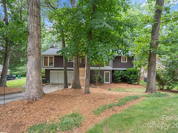 3rd image of 4841 Truesdale Pl
