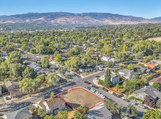 595 College Dr, Reno, NV 89503