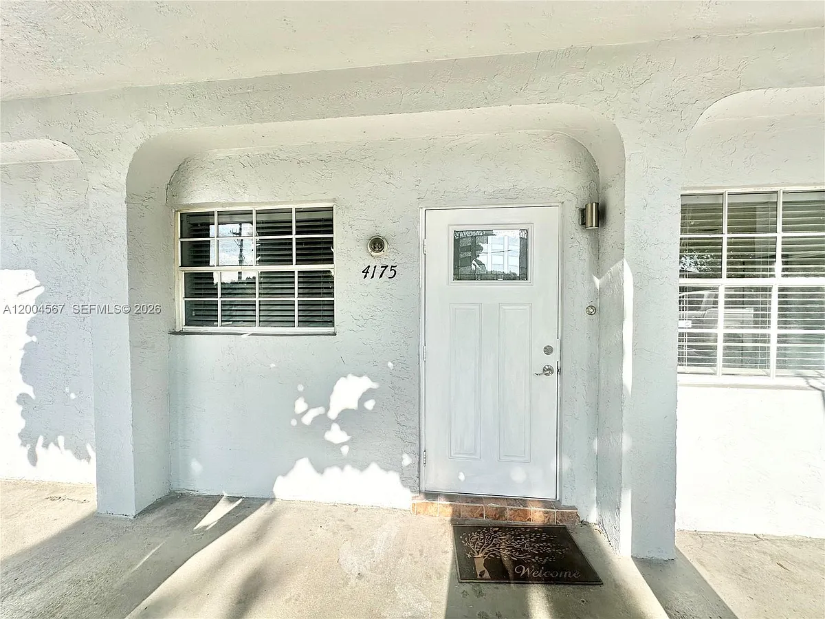 Building Photo - 4175 SW 84th Ave