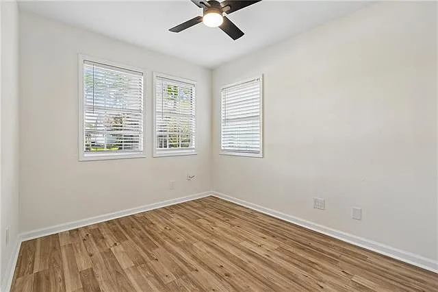4936 Baccich St — Photo 14