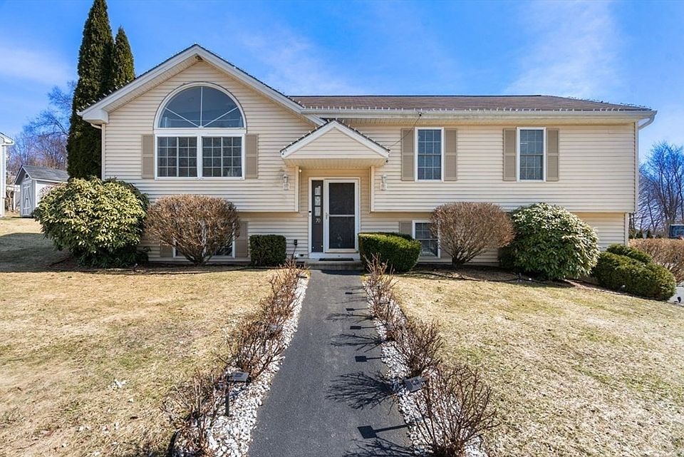 1st image of 70 Moreland Green Dr