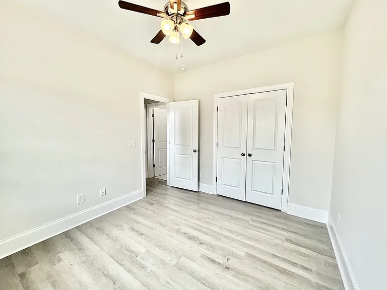 1102 Cavil Hollins Ct — Photo 6