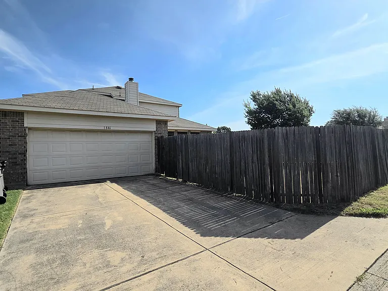 1846 Reynolds St — Photo 22