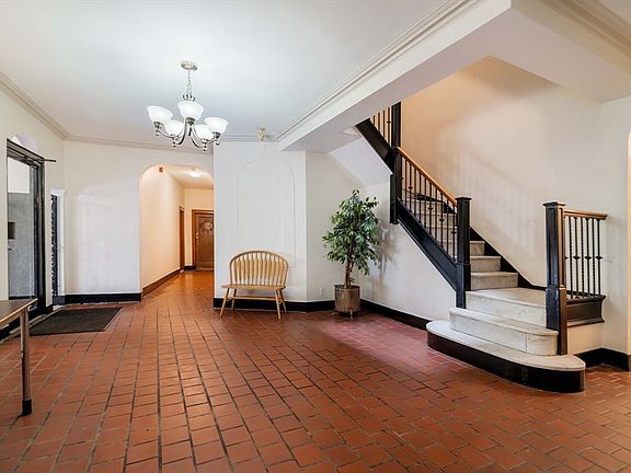 3rd image of 90 Kilsyth Rd APT 31