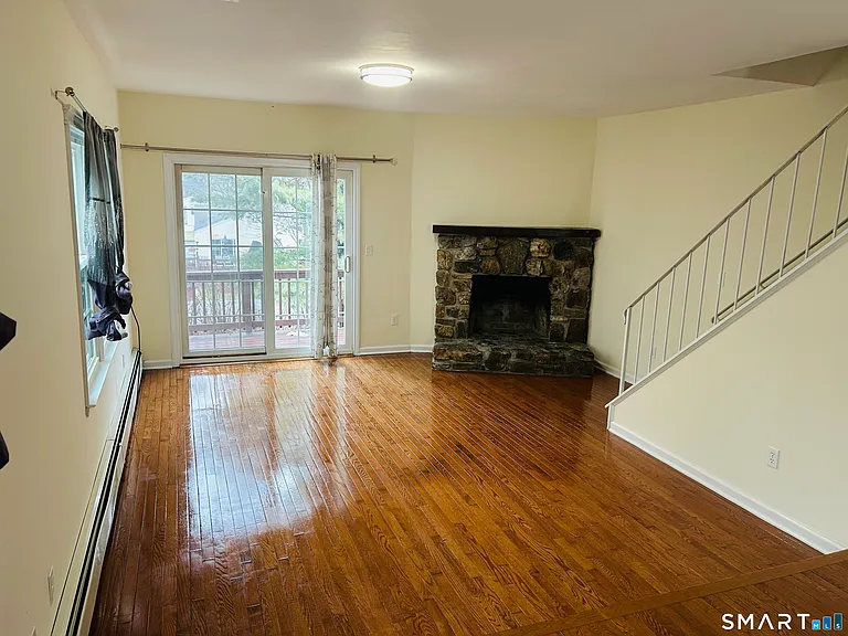82 Sunrise Ave #82 — Photo 3