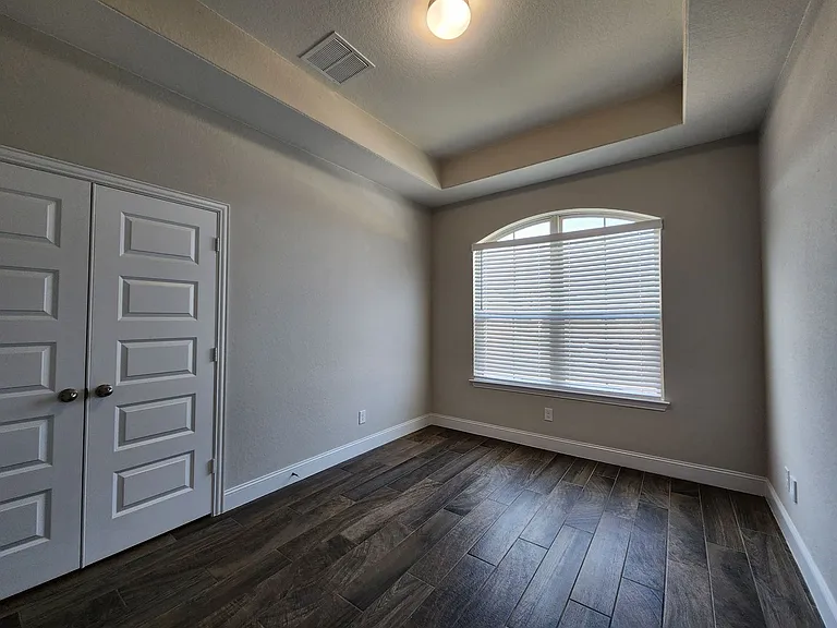 1324 Spring Row St — Photo 13