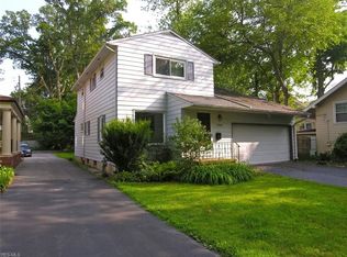 2908 E Overlook Rd, Cleveland Heights, OH 44118
