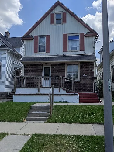 920 S 74th St Photo 1
