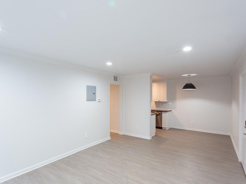 1st image of 1825 Morton Ave APT 102