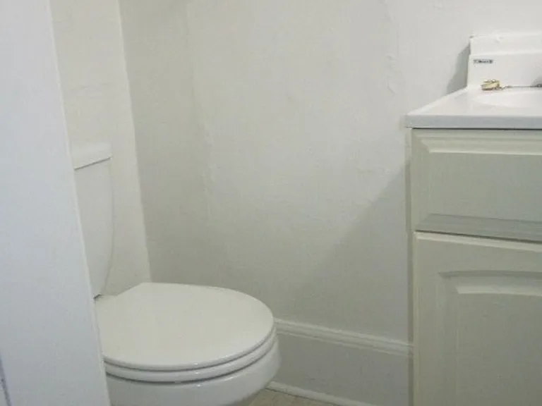 205 Comstock Avenue — Photo 16